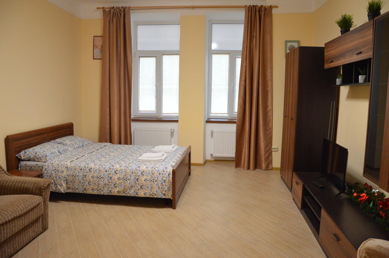 На Вулиці Льва Apartman Lviv Kültér fotó