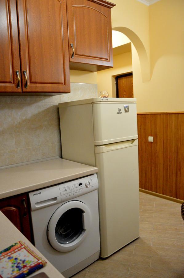 На Вулиці Льва Apartman Lviv Kültér fotó